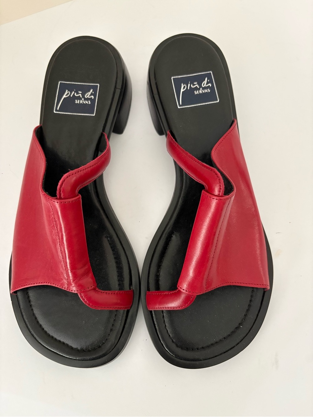 Piu di Servas leather thong sandal . Red/black size 7. Beautiful; great shape!